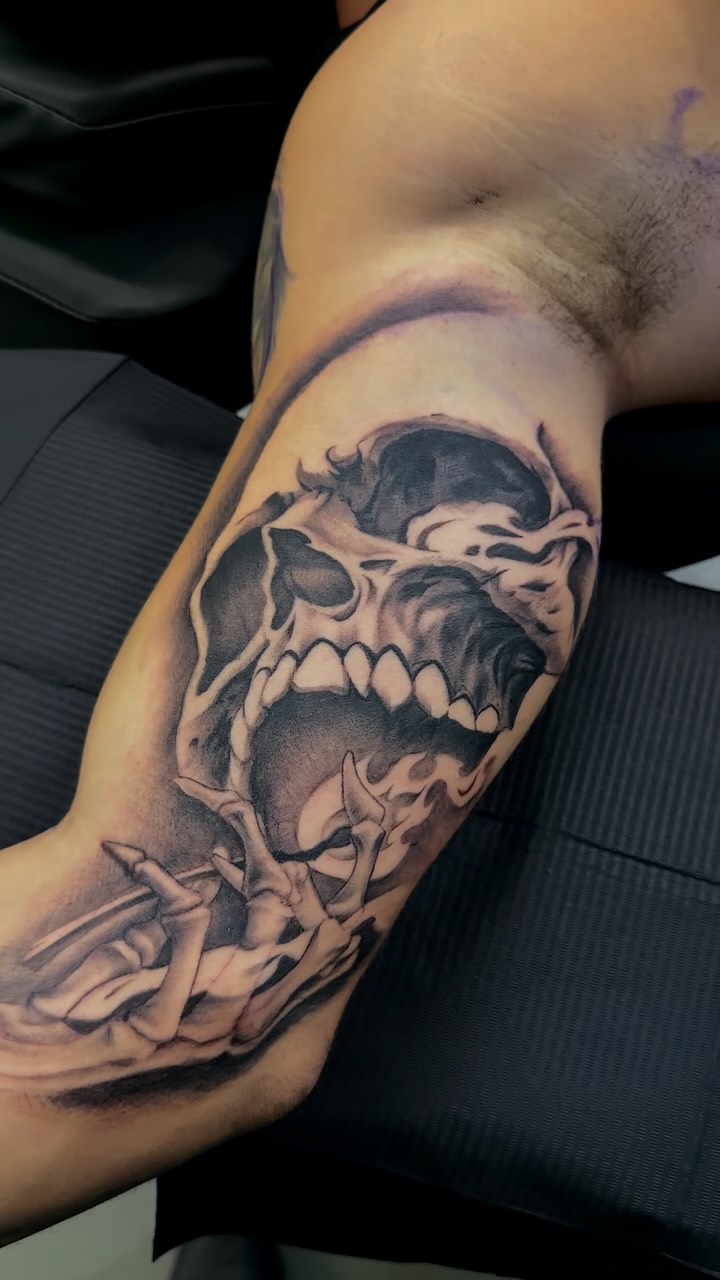 Tattoo by Keos - Monster Ink Studio Zürich
